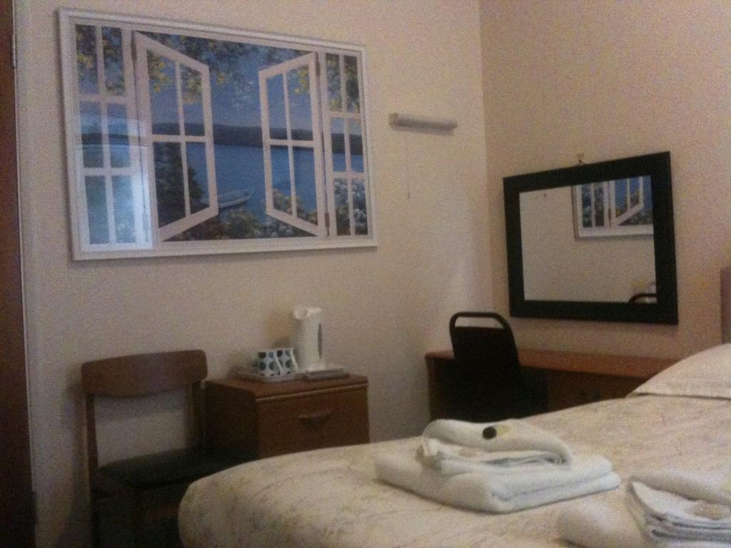 Hotel Victoria Great Yarmouth Room photo