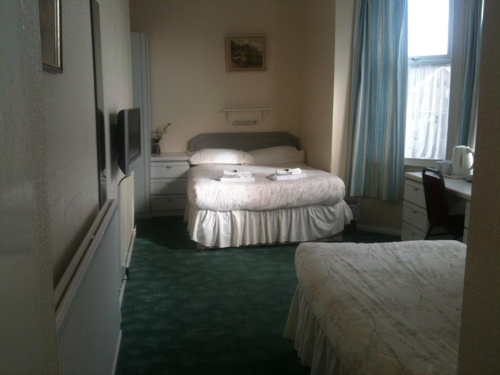 Hotel Victoria Great Yarmouth Room photo