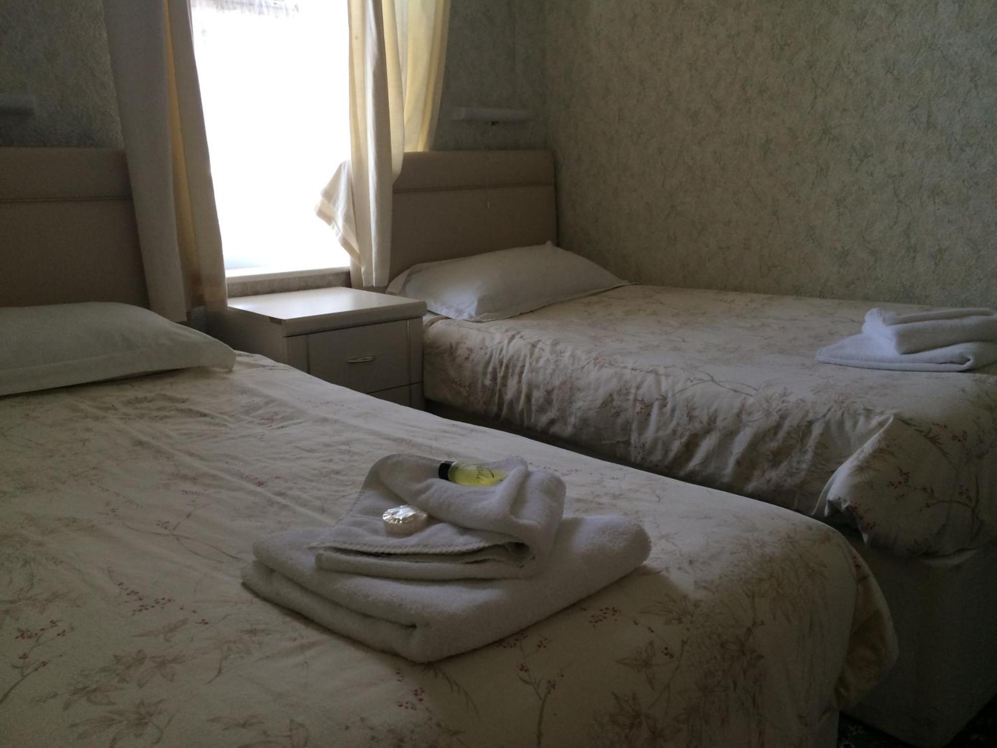 Hotel Victoria Great Yarmouth Room photo